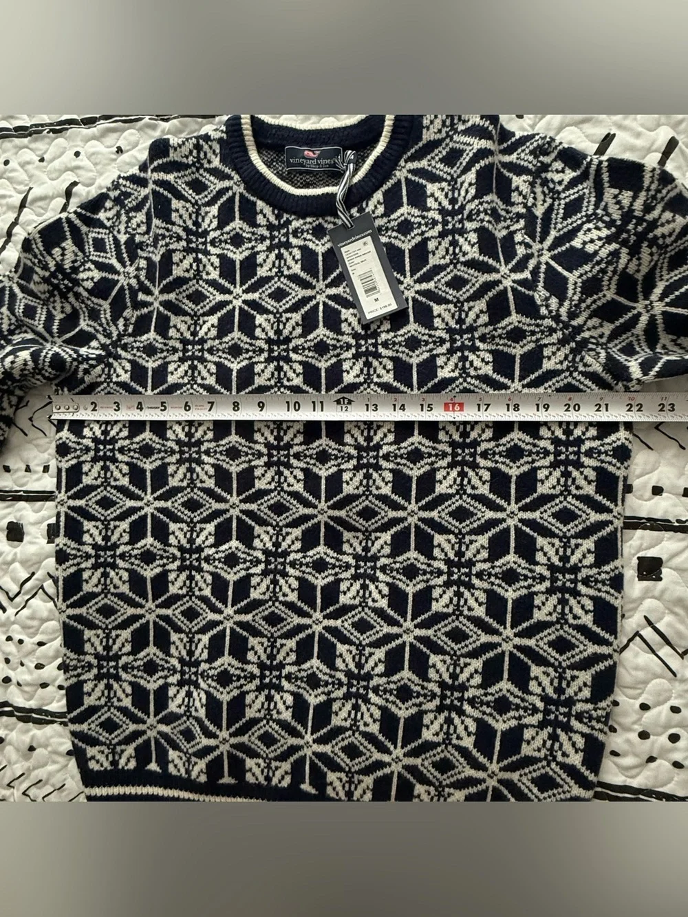 Vineyard Vines bold geometric